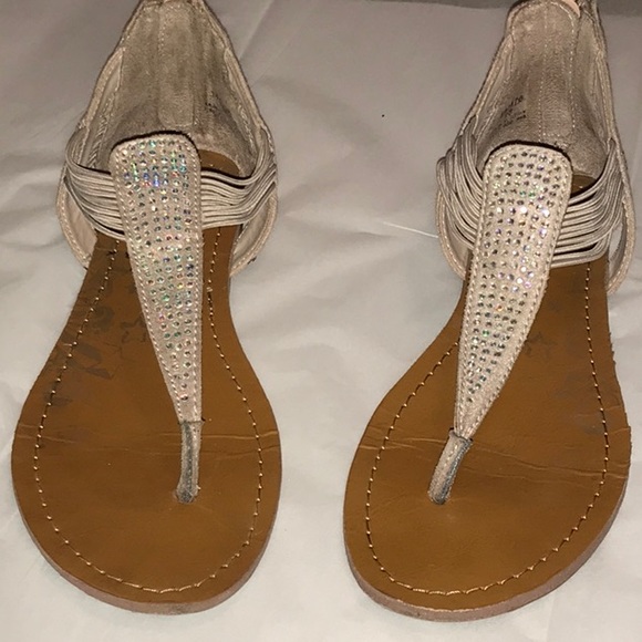 ankle strap shoes closed toe